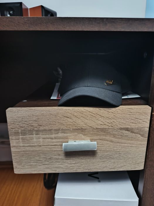 Vând birou și Măsuță de televizor