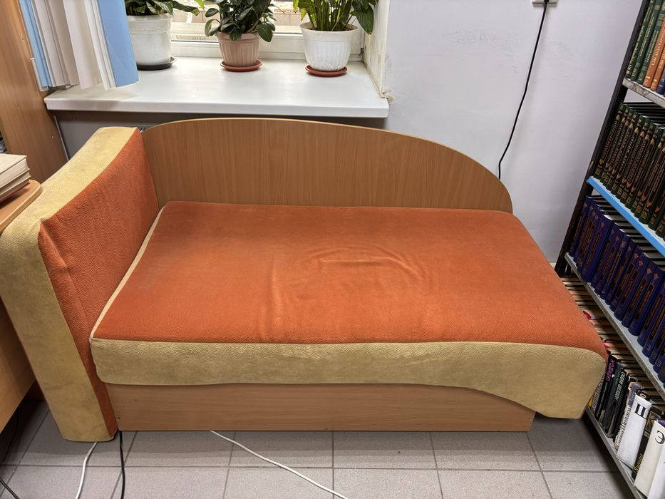 Продам подросковый диван