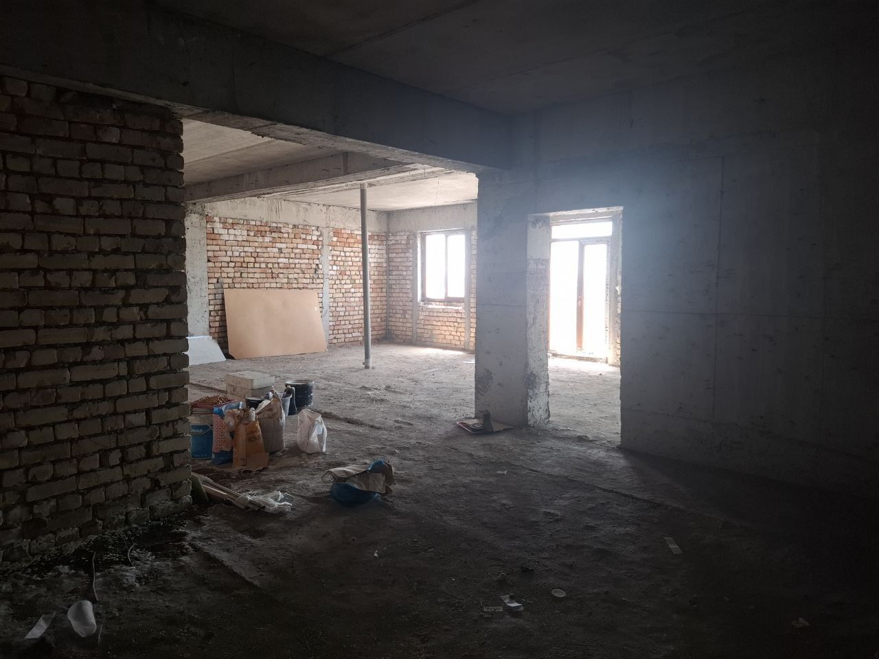 Дом сотилади, коробка холатда, масжидга йакин