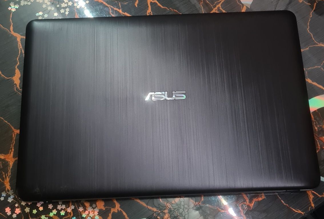 Asus X541U Intel Core i 3 (R)Graphics620