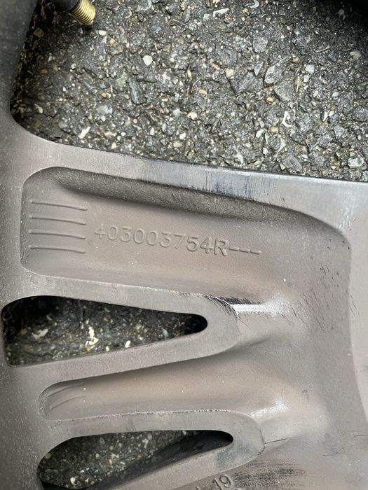 Set de 4 jante R19 Renault Initiale - cod 403003754R, 8J19-CH49