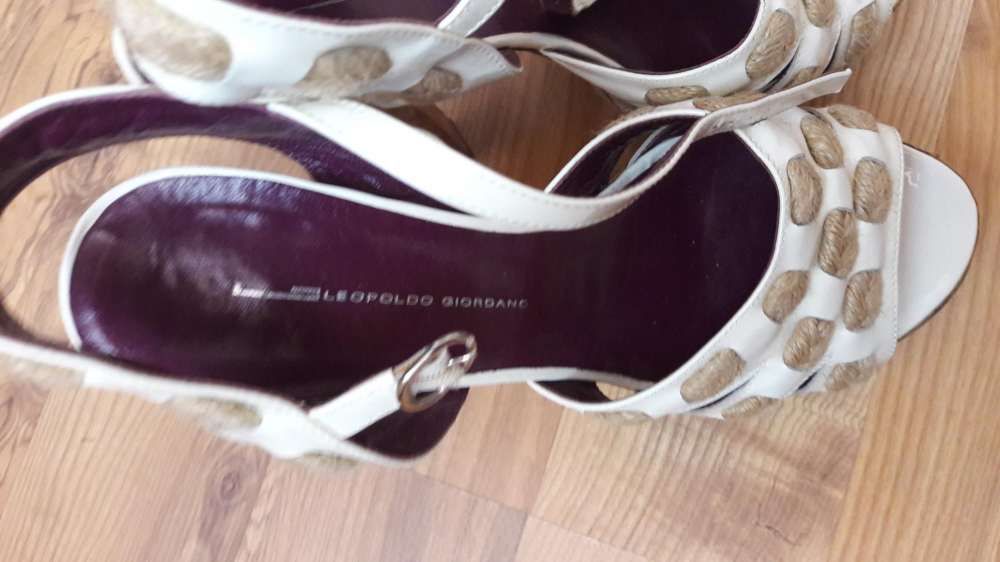 Sandale albe,mov,negre