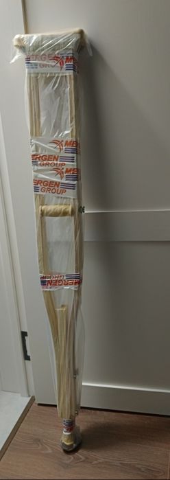 Продам костыли новые