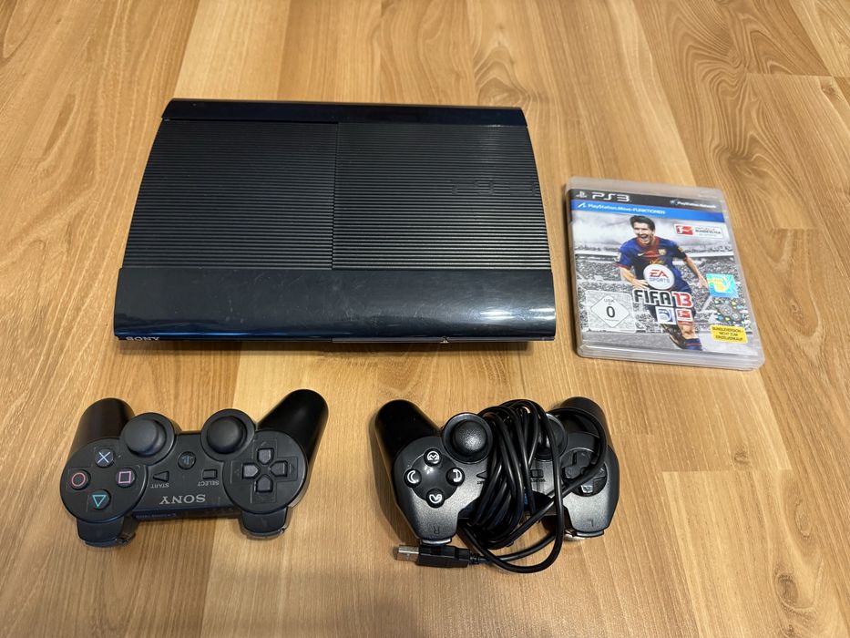 Playstation 3 super slim с 2 джойстика и игра ps3