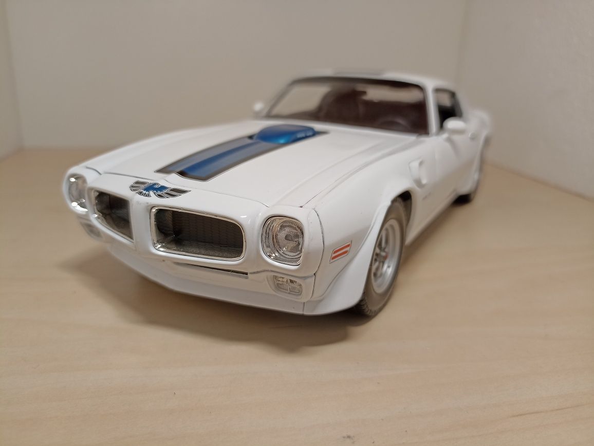 Pontiac 1972 macheta auto la scara 1:18 welly