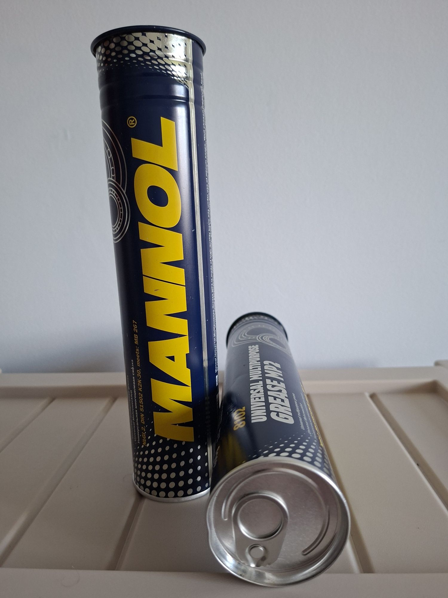 Продам литол для шприца в колбе...2 шт