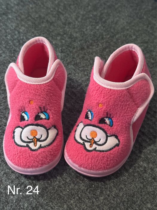 Papuci şi sandale pt. fetițe - diverse mărimi