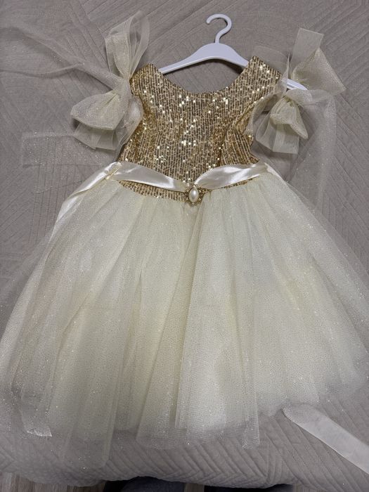 Плать на новый год.  Размер 116-120