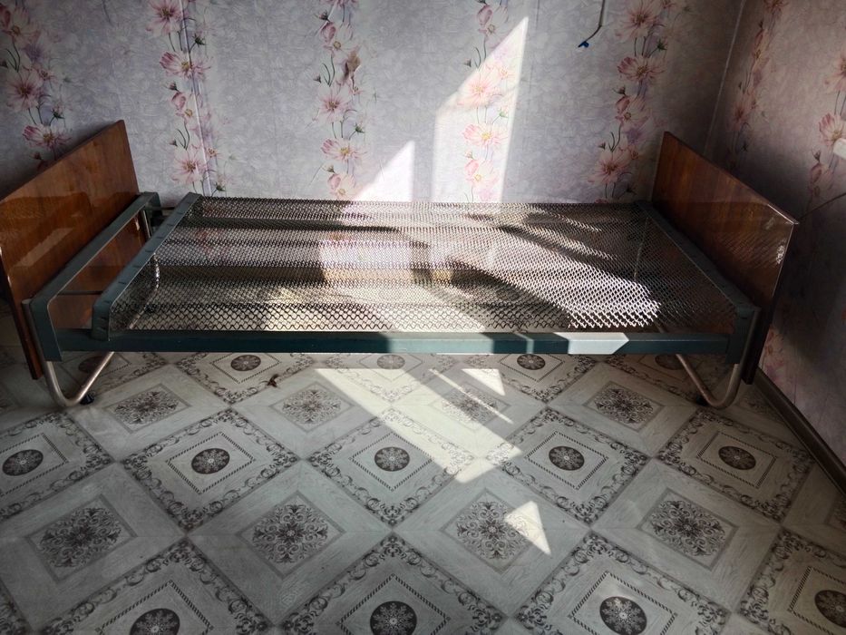 Продам диван и два кресла и кровать