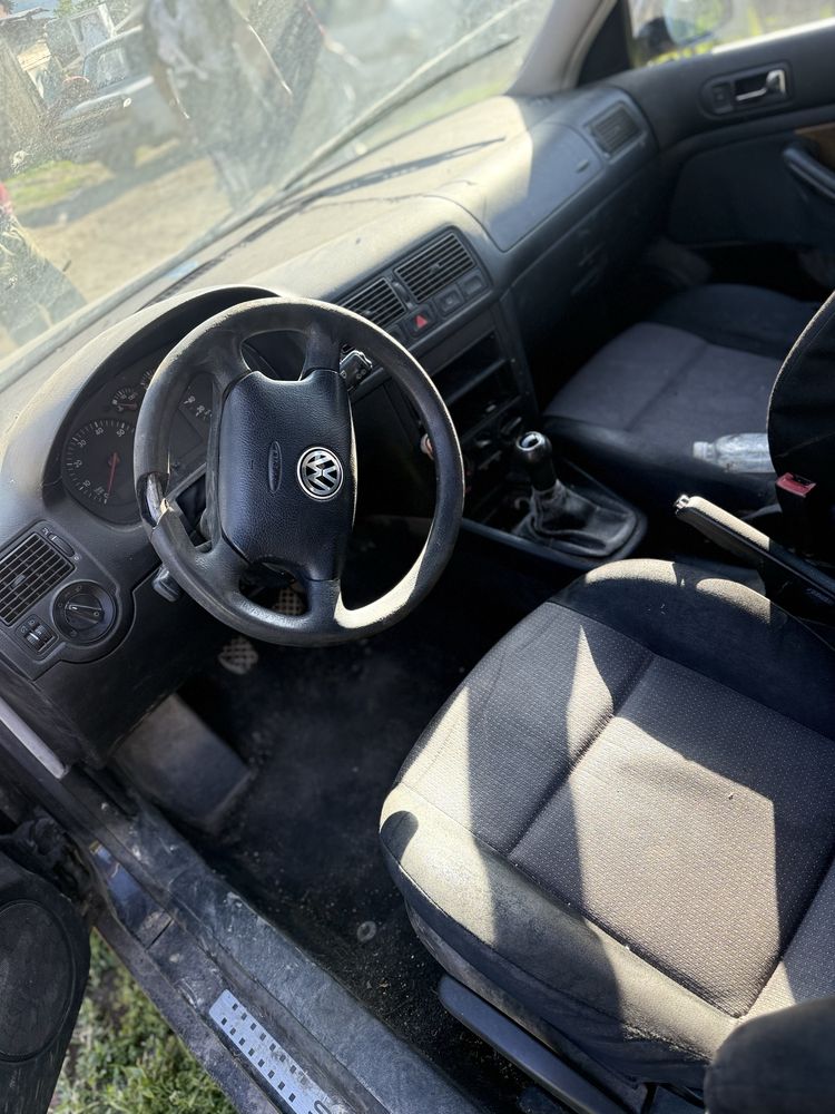 Vw Golf 4 цял за части
