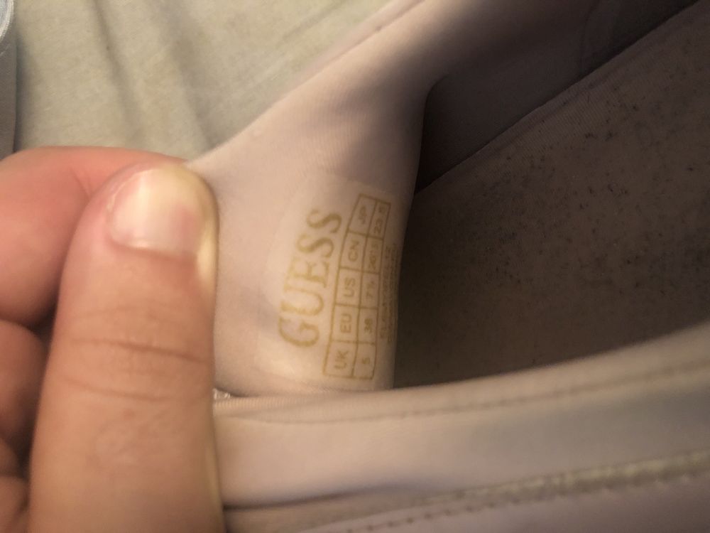 GUESS оригинални дамски обувки 38