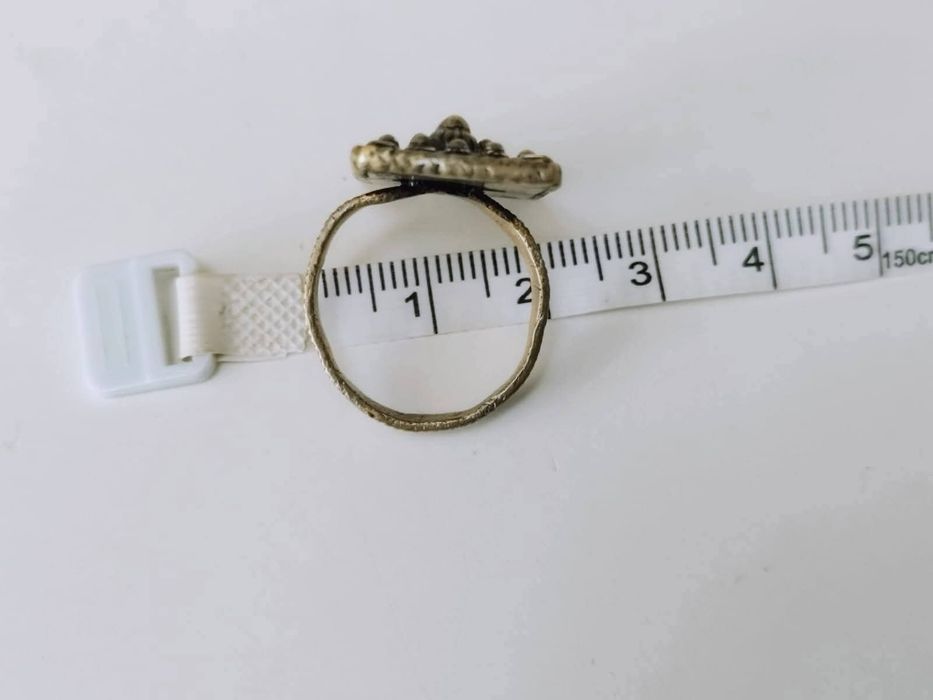 Vechi inel etnic din bronz