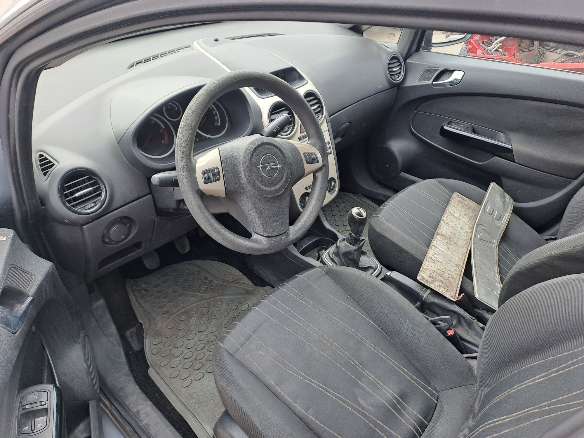 Dezmembrez Opel Corsa D benzina și diesel ...cod culoare z163 , z474