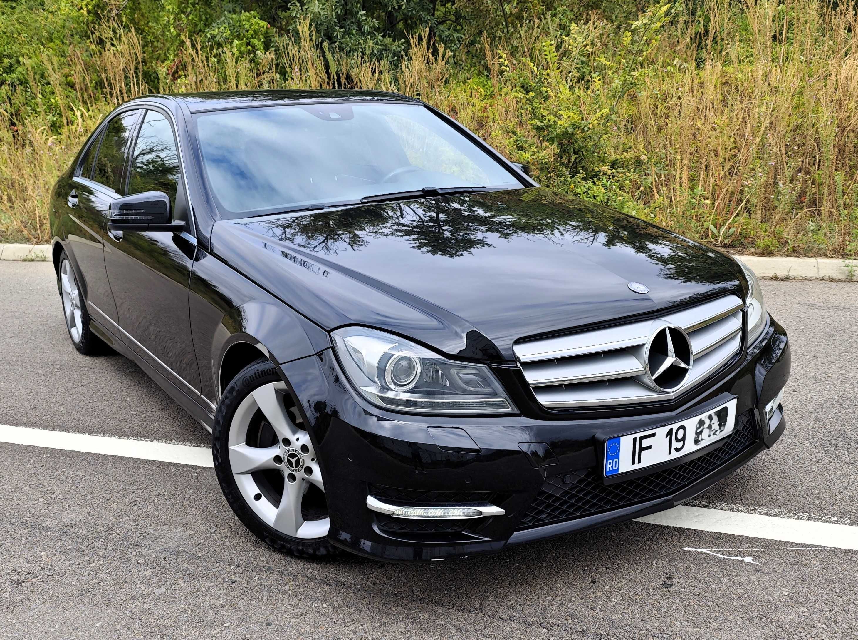 Mercedes C180 1.6 Turbo Automat AMG Line interior exterior