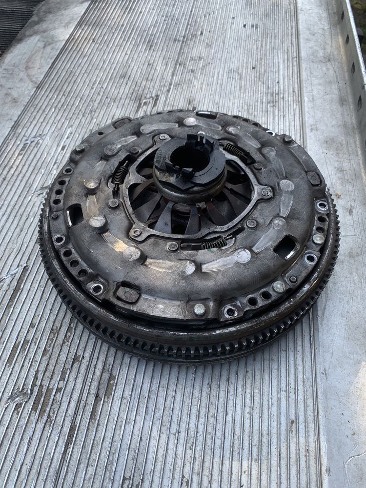 Kit ambreiaj volanta cu masa dubla 1.9 bkc bxe cod 323064110 vw