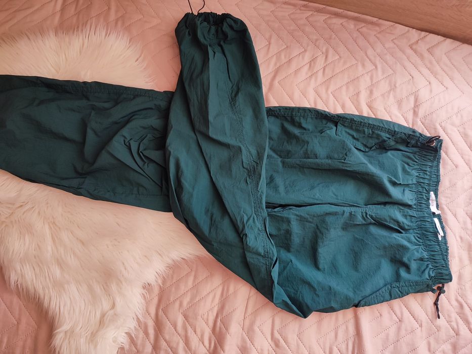 Карго шушляков панталон Bershka -S