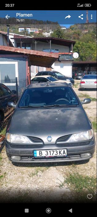 Продавам Рено Меган