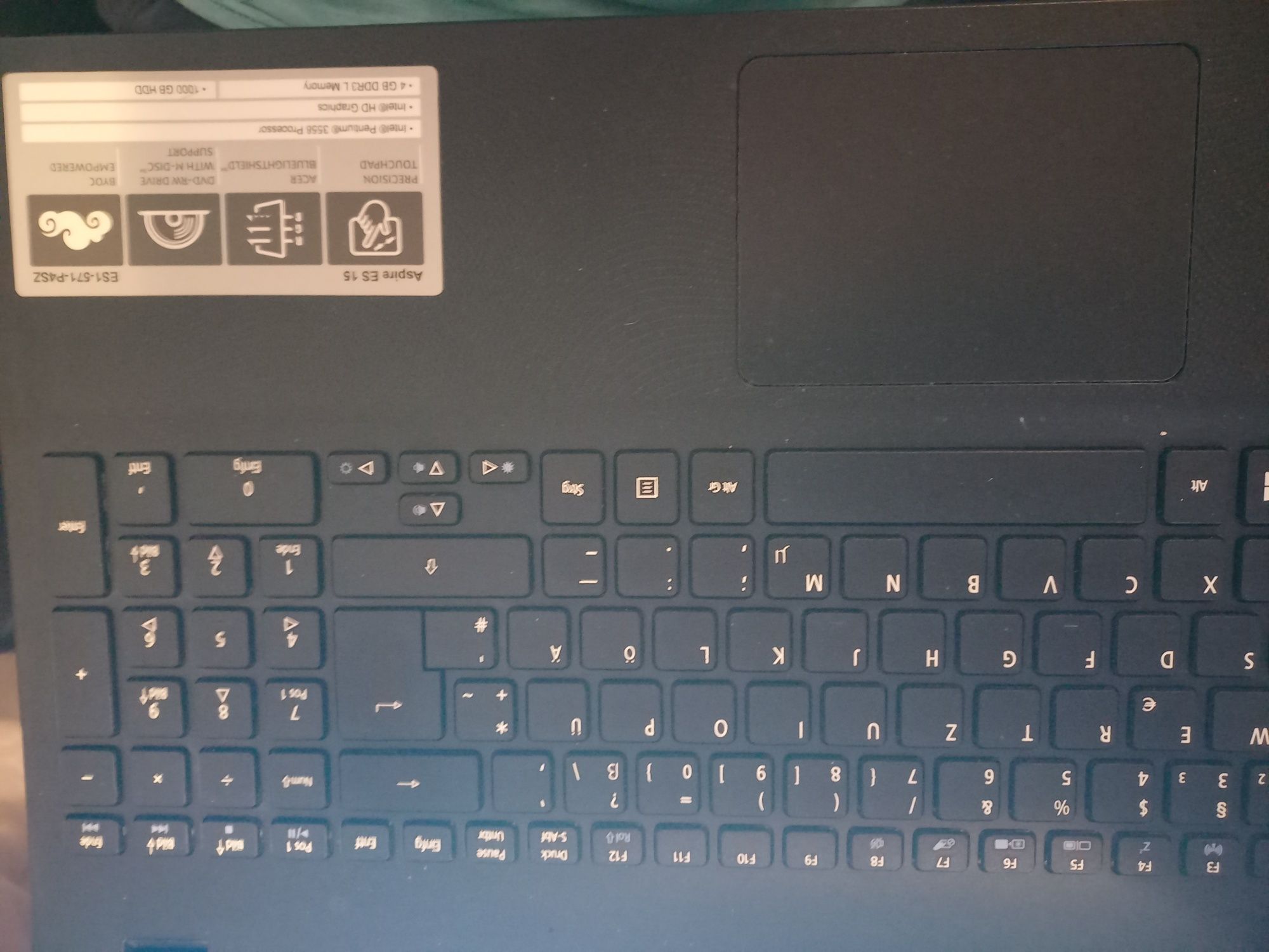 Vând avantajos laptop