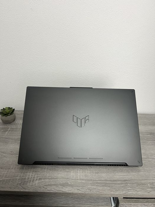 Laptop Gaming ASUS TUF A17/Ryzen 9/RTX 4060 / 16GB DDR5 / 1 TB/ 144Hz.