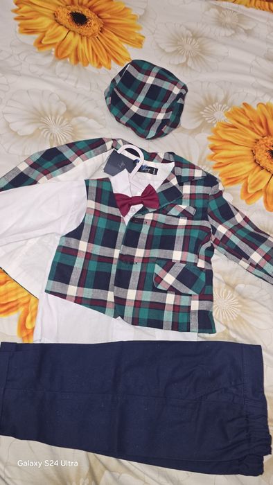 Vand costum bebe nou 6-9 luni