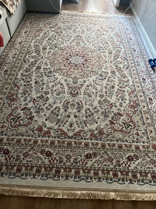 Продам ковер 2.5 на 3.5