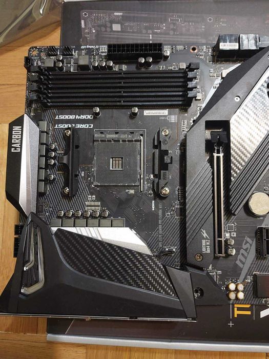 MSI X570 Gaming Pro CARBON Wi-Fi (със забележка)