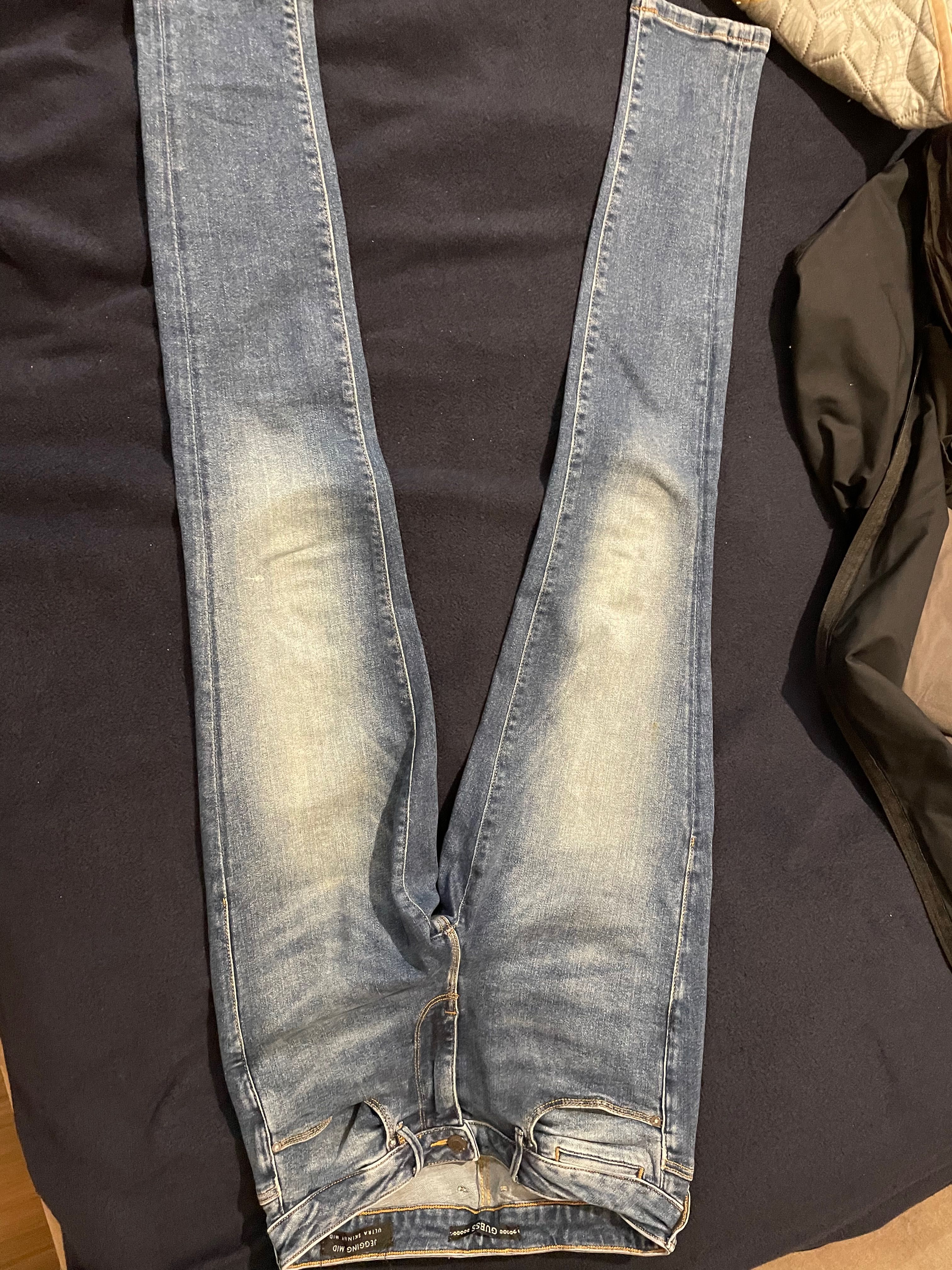 Дънки Guess размер 26. Skinny Mid.