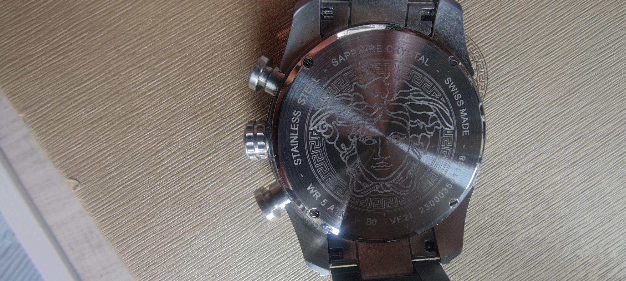 Часы Versace orginal xolati ideal kop ishlatilmagan  remont qlinmagan