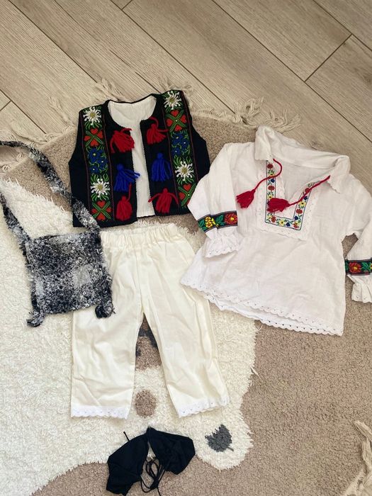 Costumaș tradițional 3-8 luni