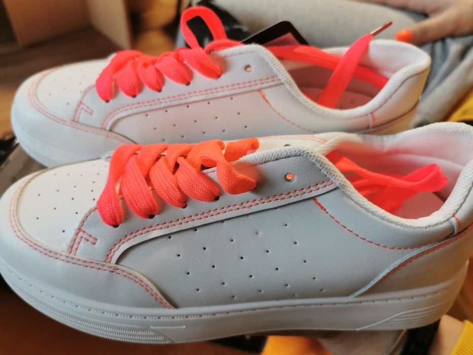 Нови маратонки adidas 38