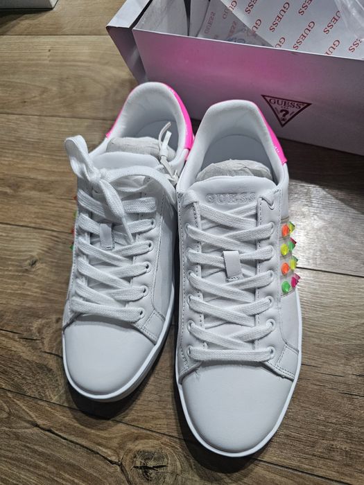 Sneakers guess noi nr 40