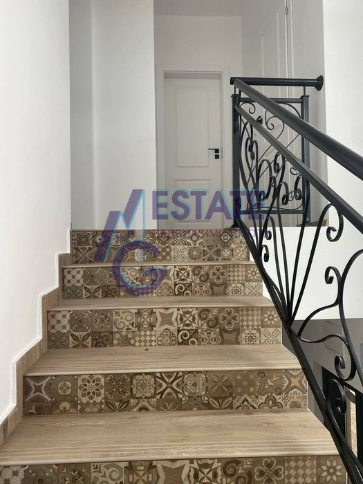 Модерна двуетажна къща в гр. Поморие. РЗП - 196 кв.м. Двор 650 кв.м.