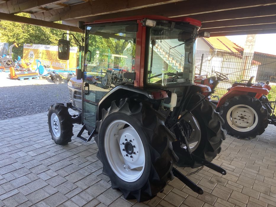 Tractor japonez Yanmar EF330, 4x4, 33cp, cabina