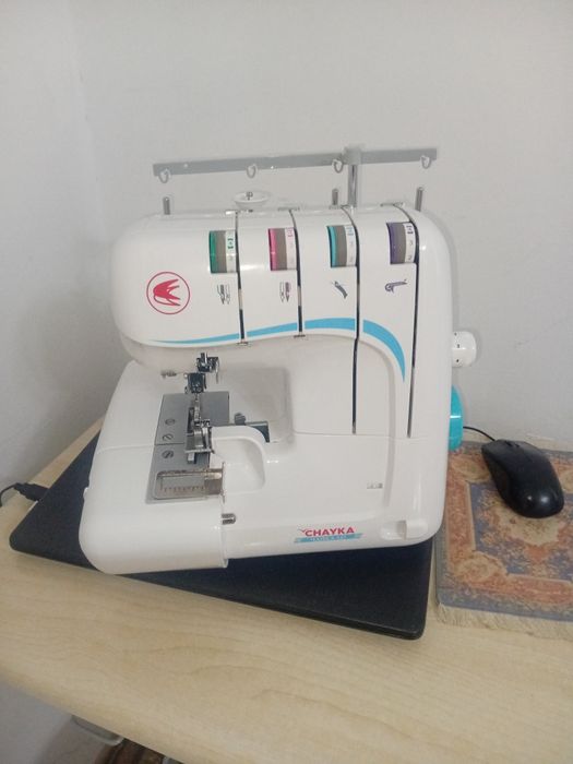 Техника лля дома. Оверлок чайка 547
