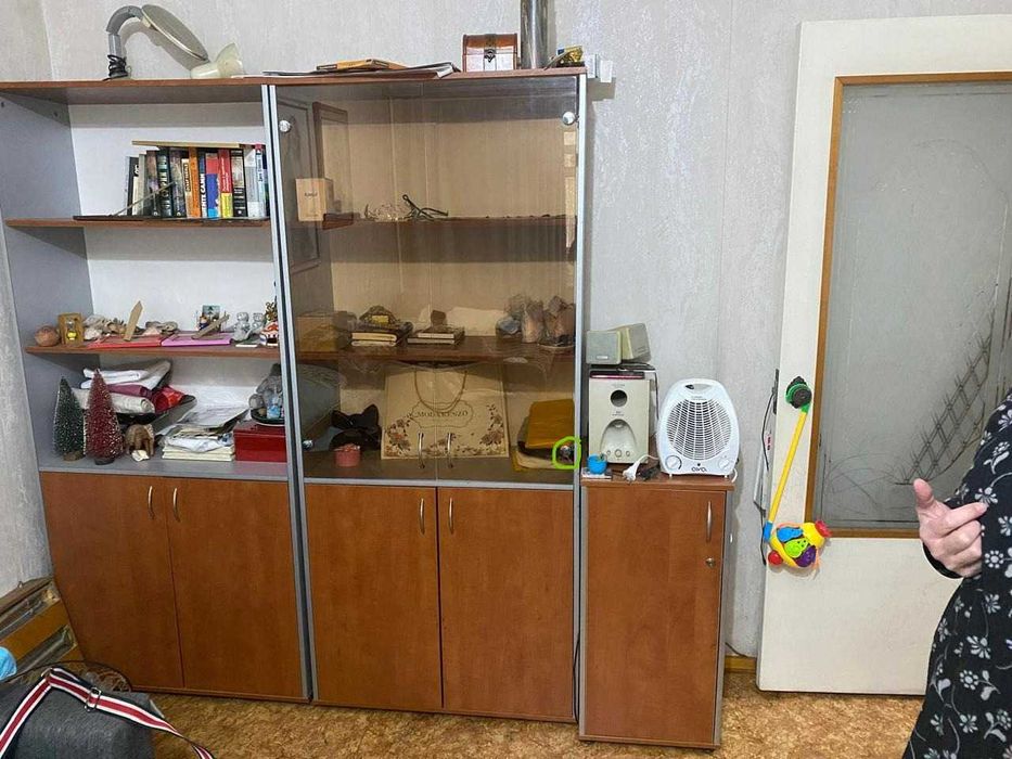 шкафы и тумбочка офисные
