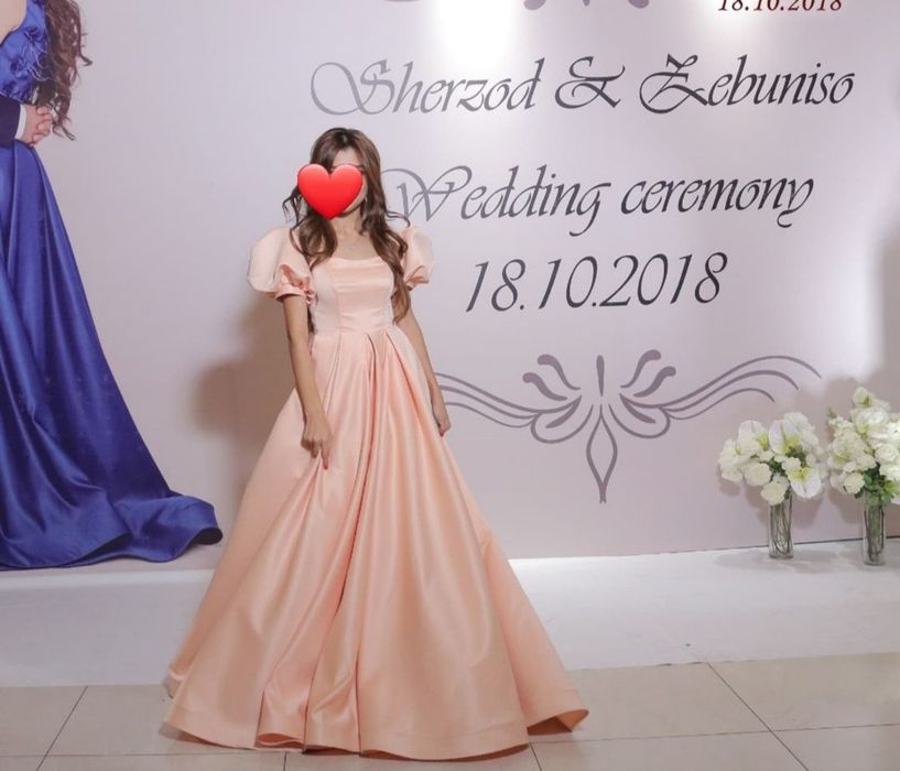 Дизайнерское платье