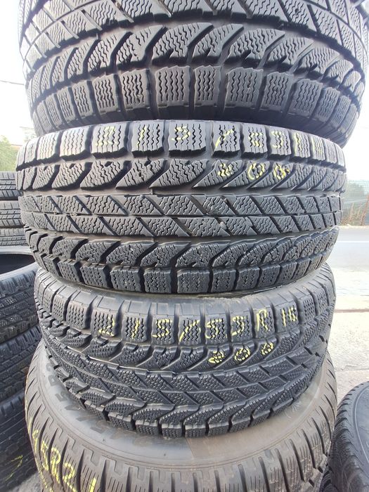 Vând 4 anvelope iarna 215/65r16 Bf Goodrich Montaj Gratuit
