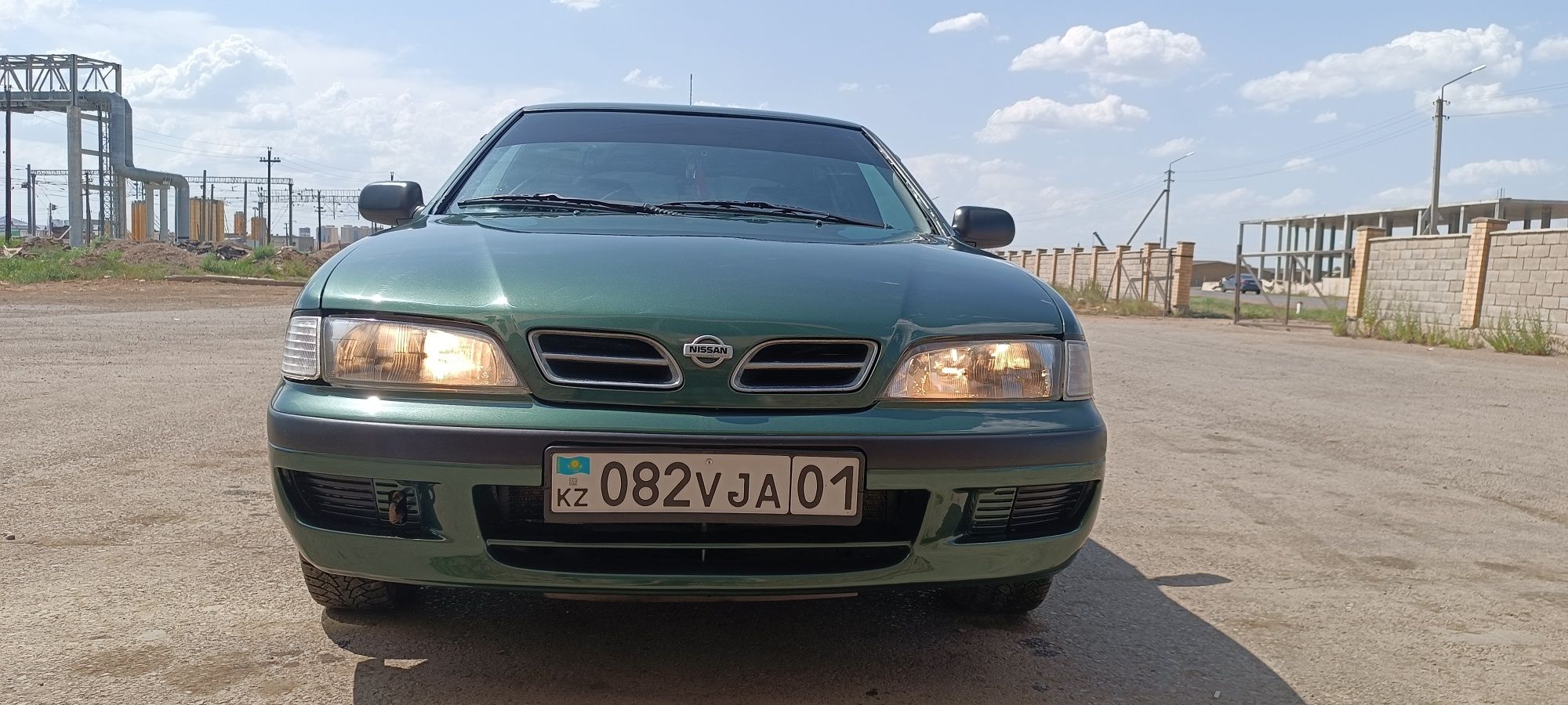 Продам nissan premira p11 1.6