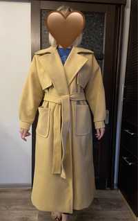 весеннее пальто, актуального бежевого цвета