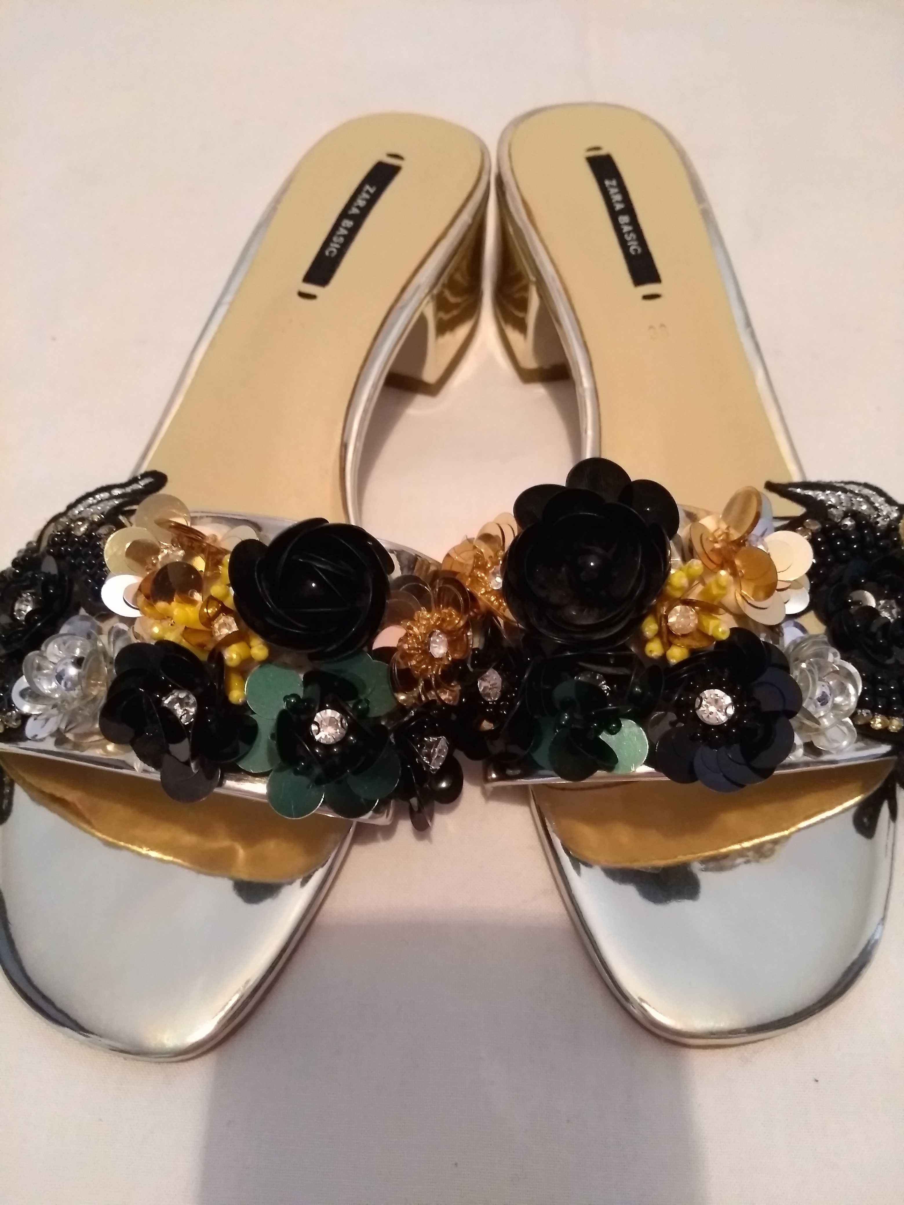 Zara - дамски златни чехли с цветя