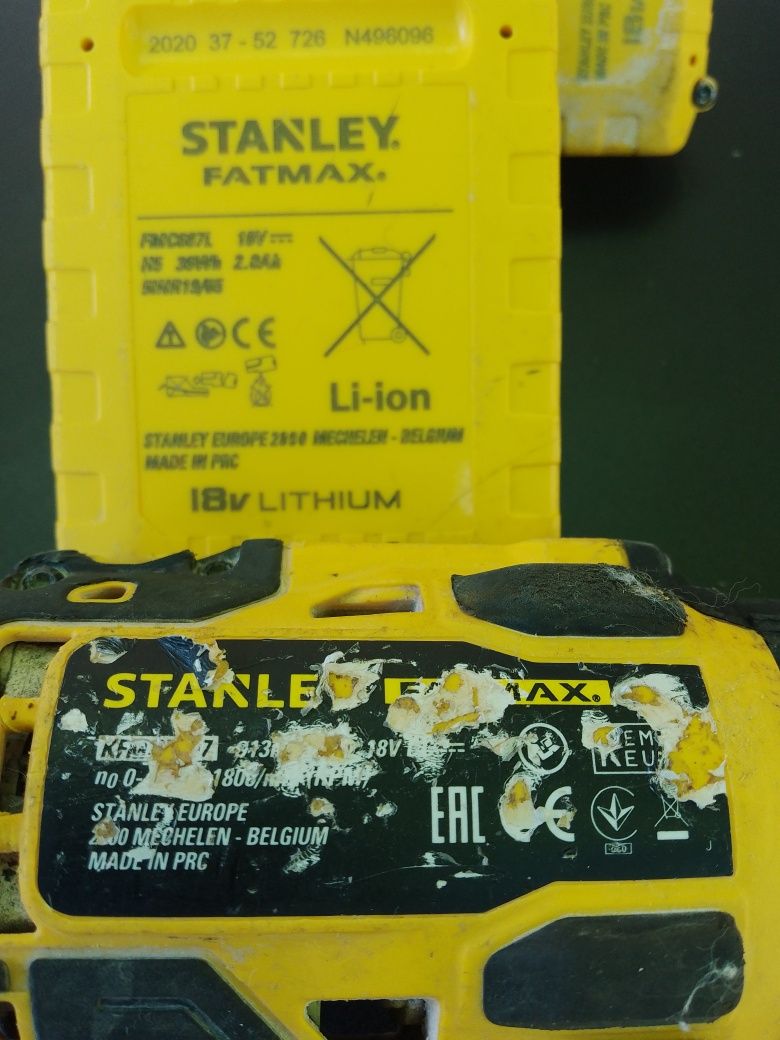 Stanley Fatmax -безчетков винтоверт,две батерии и зарядно