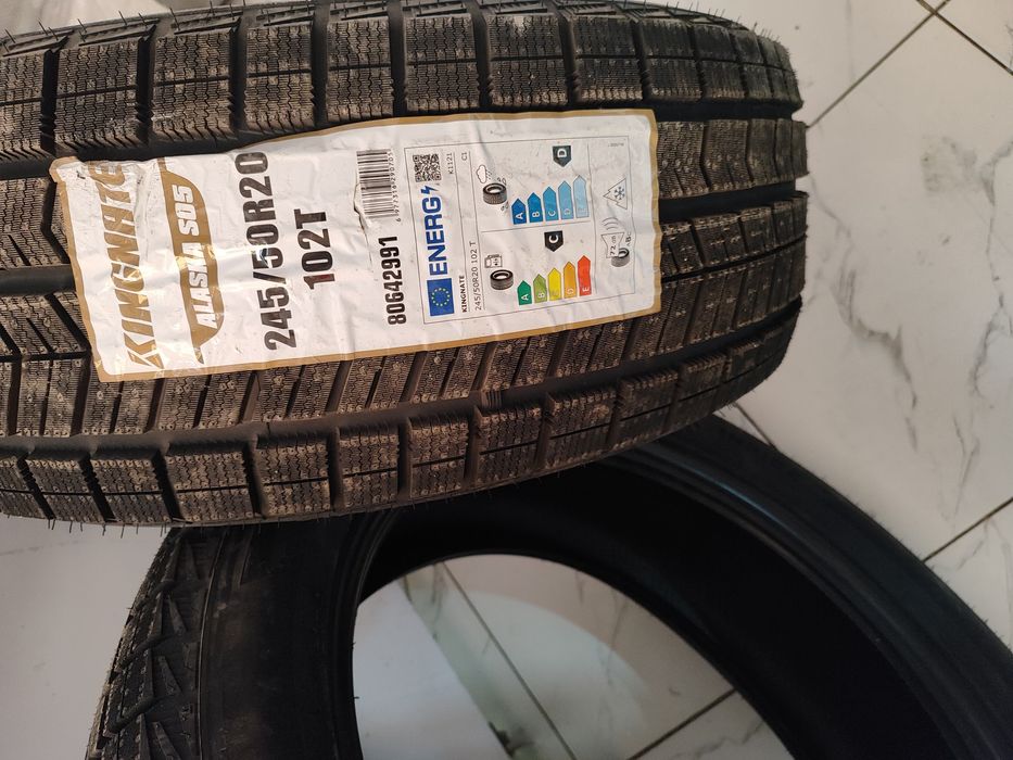 245/50/20 срочно НОВЫЙ ЗИМНЫЕ 2 ШТУК