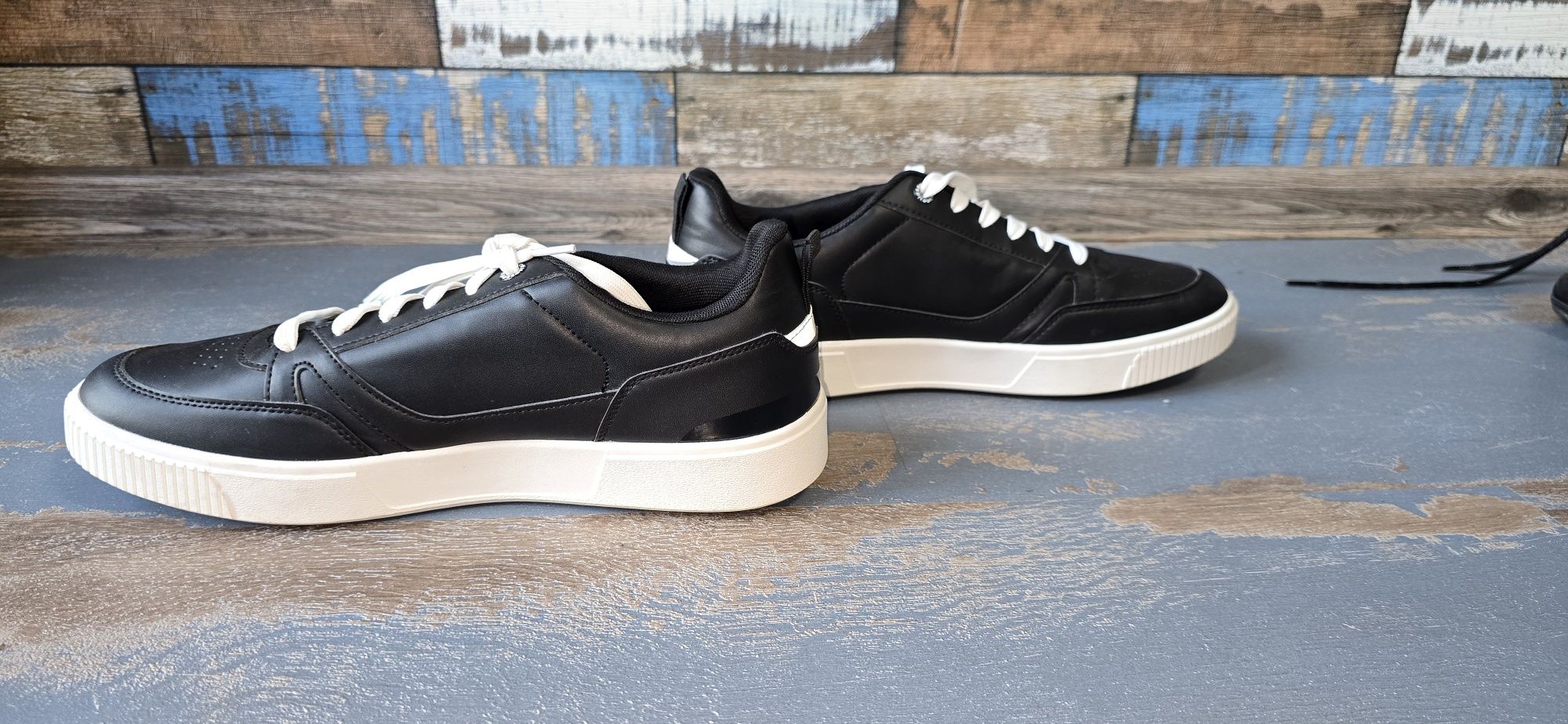 Нови! Оригинални мъжки обувки Ellesse 45,5