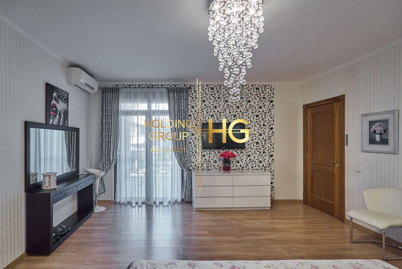 Продава се Тристаен апартамент в Варна, Бриз - 150 кв.м за 1927 €/кв.м - Снимка #4