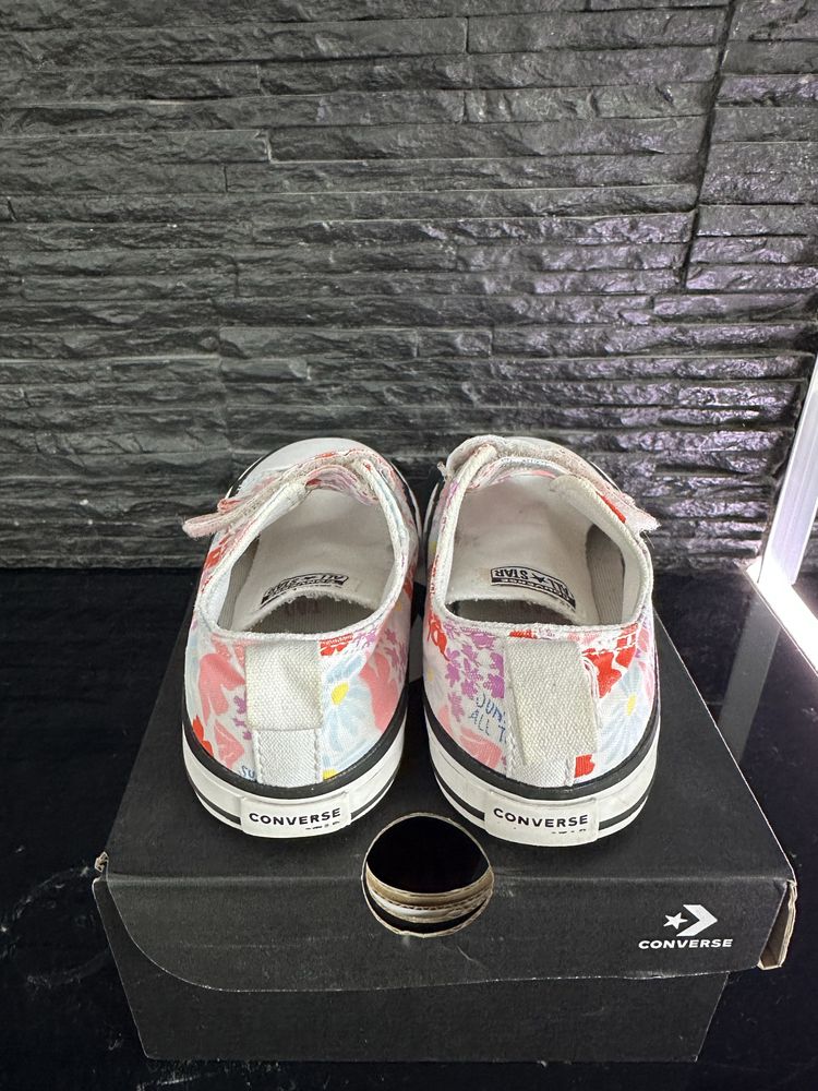 Кецове Converse за момиче