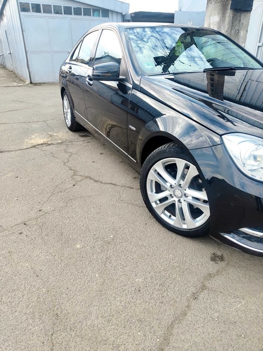 Mercedes c. 180 benzina   94000km