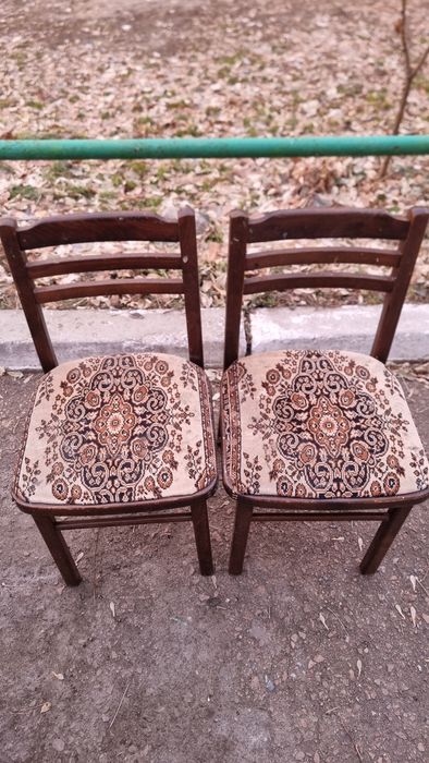 Продам стулья в хорошем состоянии.