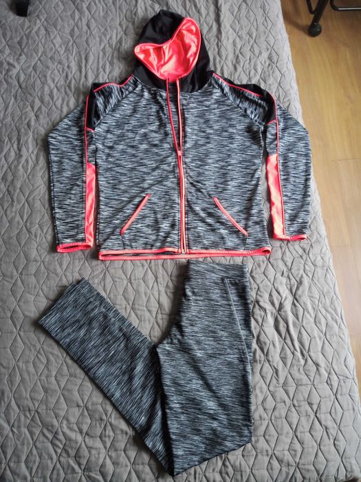 Дамски спортен екип