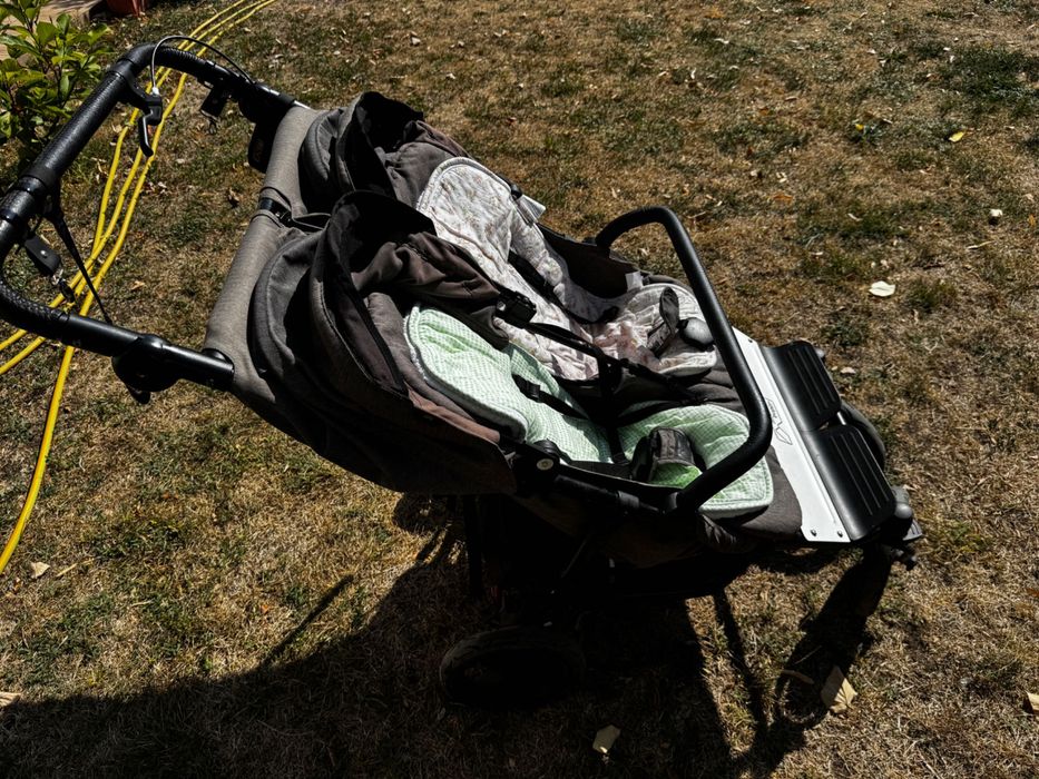 Бебешка количка за близнаци  Mountain Buggy Duet V3 Luxury