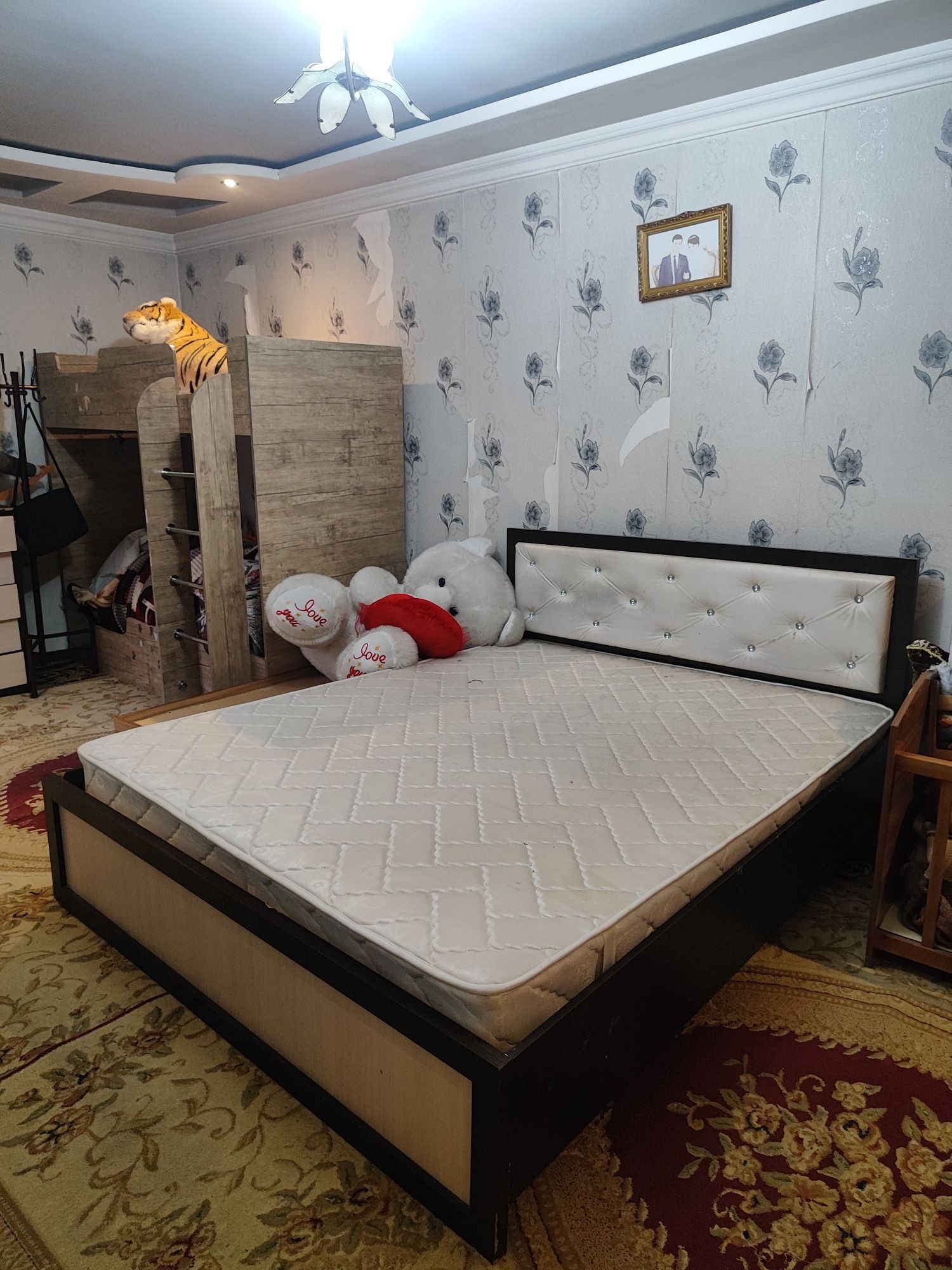 Продаётся диван теремок шифоньер тумбочка двухъярусный кровать